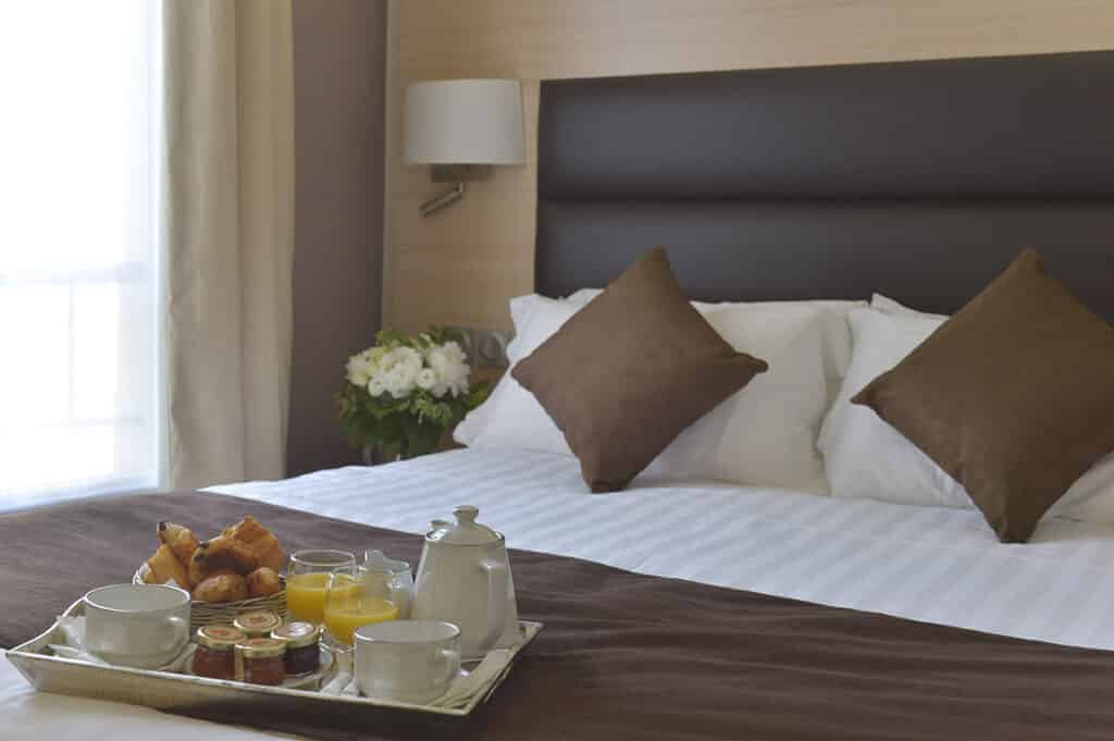 Hotel-Unic-chambre-double-maron-2